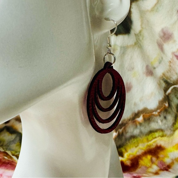 Red Leather Earrings circles medium -handmade jewelry - Picture 3 of 9